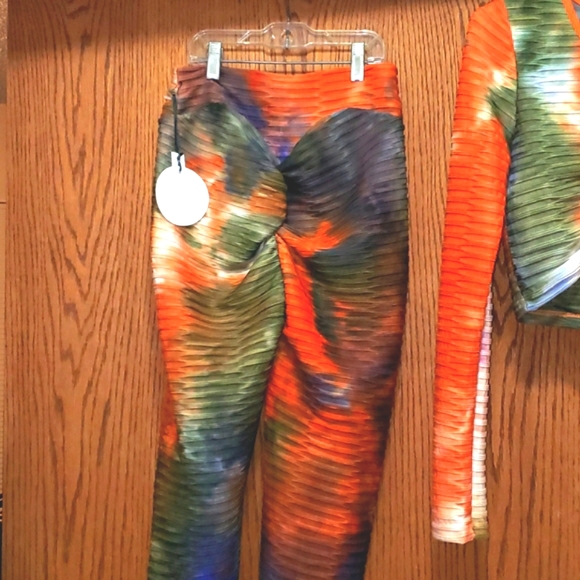 Crop Top 2-Piece Set - Picture 4 of 5